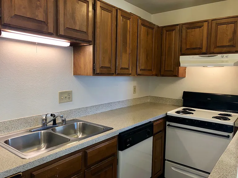 The Blanche Clare Apartments — Photo 9