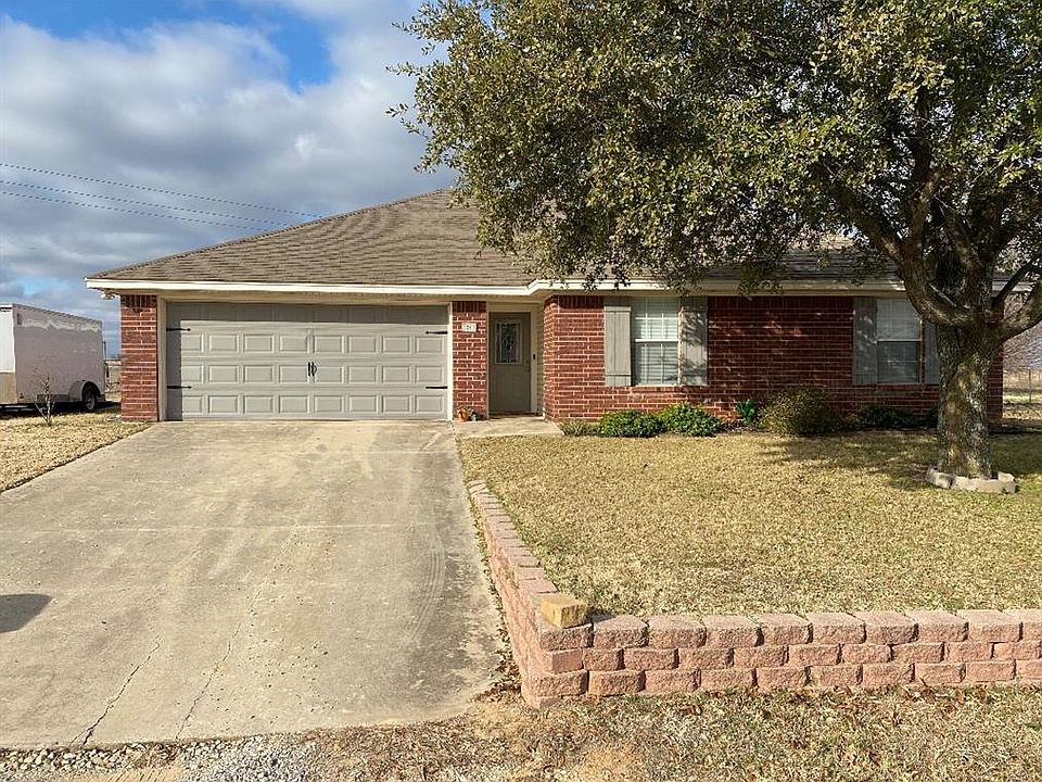 1st image of 200 Lynch Dr