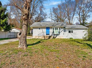 157 Bascom Dr, Saint Louis, MO 63135