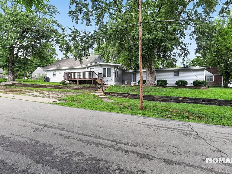 420 E Aberdeen St — Photo 30