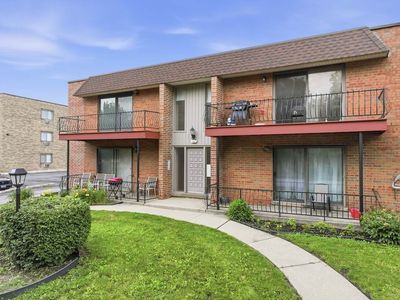 643 N Carroll Pkwy APT 210B, Glenwood, IL, 60425