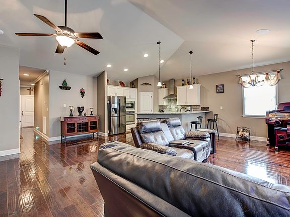 4th image of 3013 Maple Knot Ln
