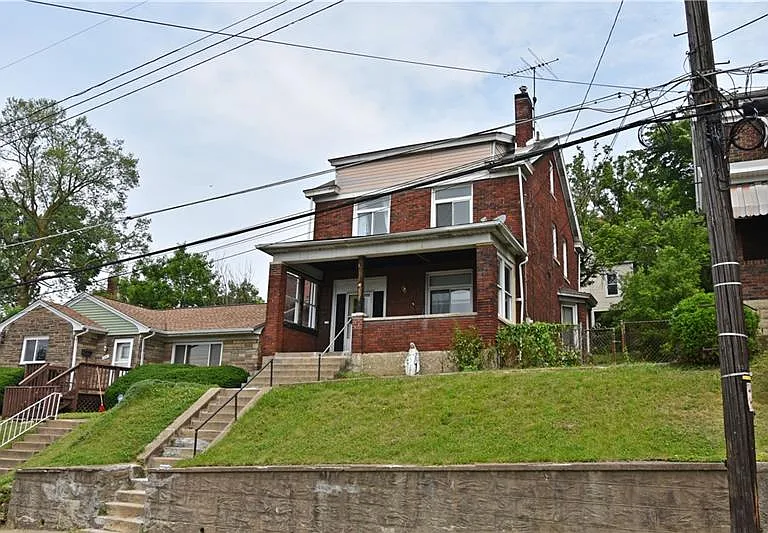 140 Saint Joseph St — Photo 1
