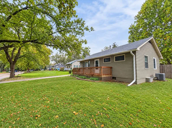 1935 Lincoln Dr, Manhattan, KS 66502