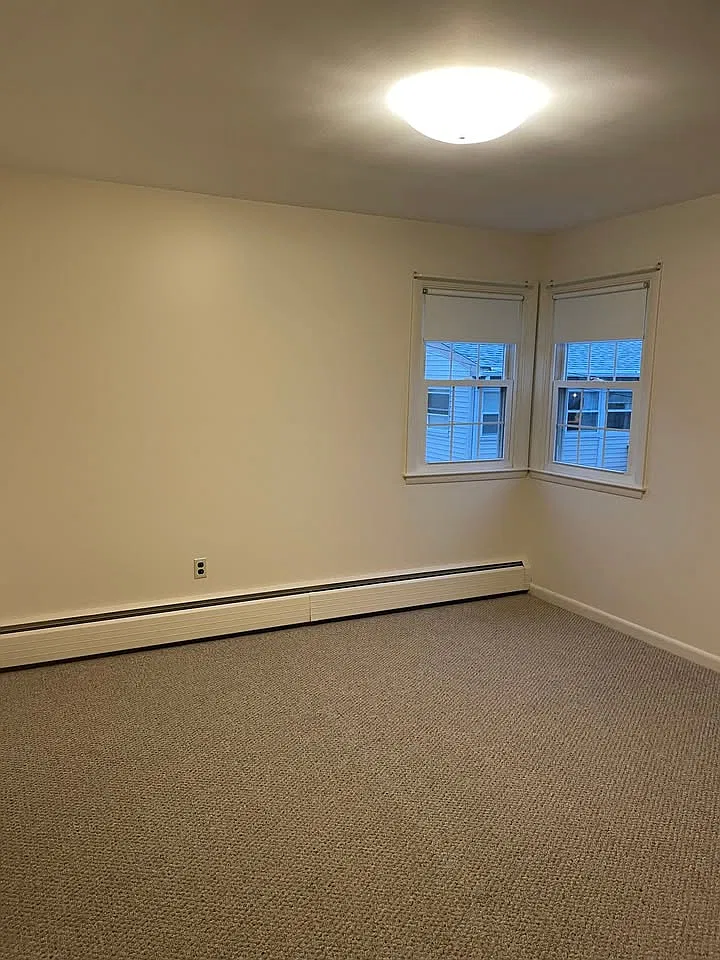3 bed, 2800 sqft, $2,000 — Photo 3
