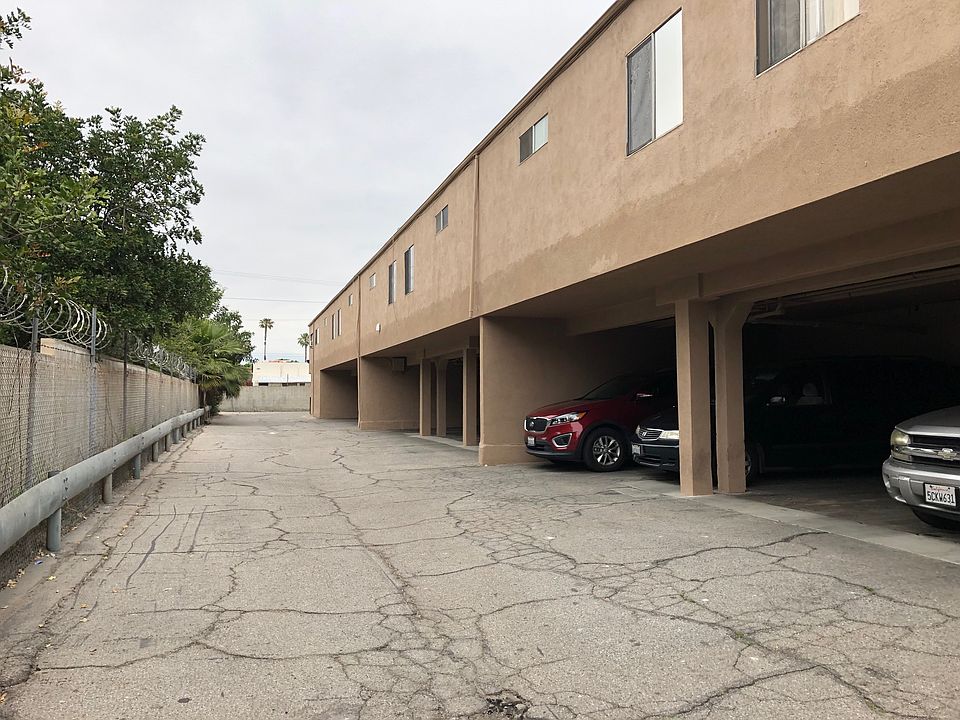 Carport parking area & driveway