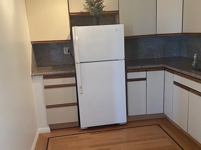 450 Ortega St #1 — Photo 1