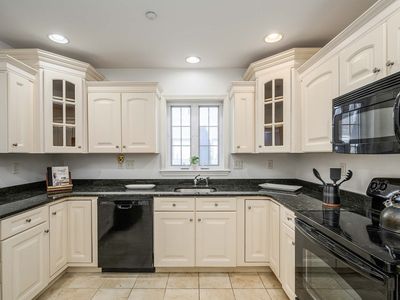 2101 Briarwood Vlg UNIT 2101, Clinton, MA, 01510
