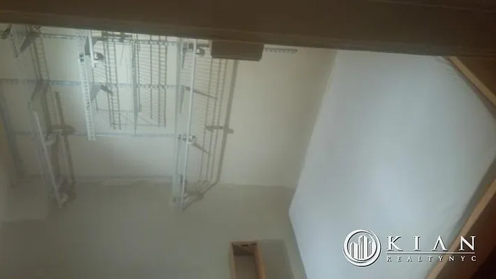 Rented by Kian Realty | media 14