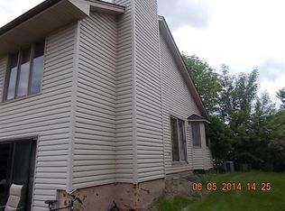 1391 Silverwood Rd, Woodbury, MN 55125