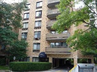 141 Great Neck Rd, Great Neck, NY 11021