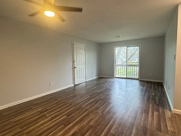 Creekview Apartments - Kingsport, TN — Photo 18