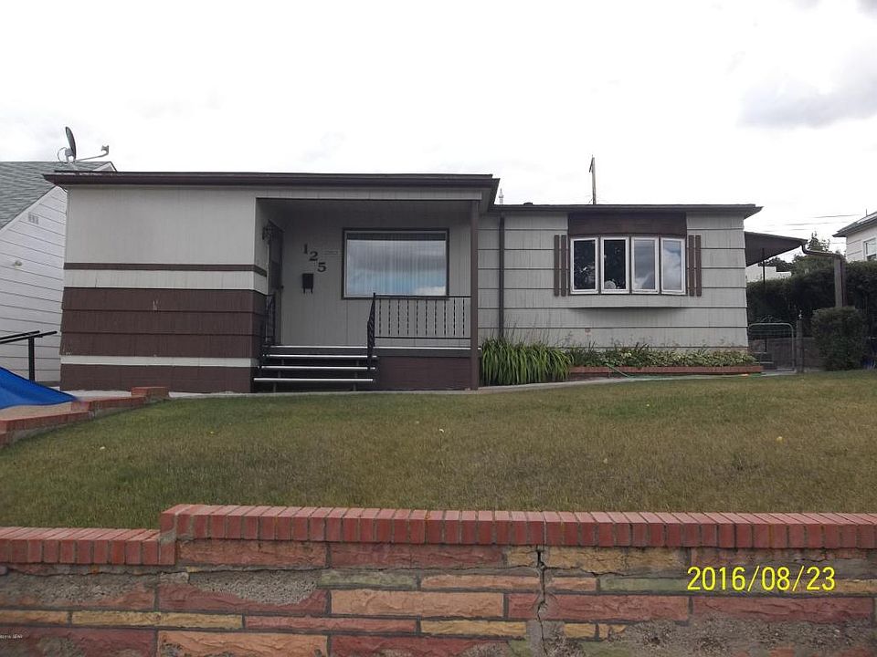 1st image of 125 8th Ave SE