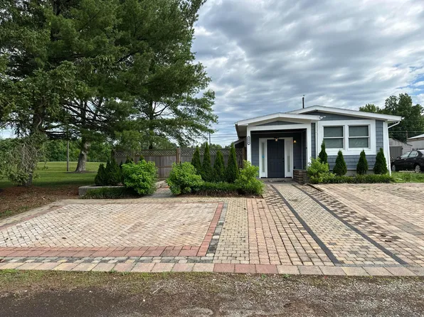 2256 Maureen Blvd N, Columbus, OH 43207