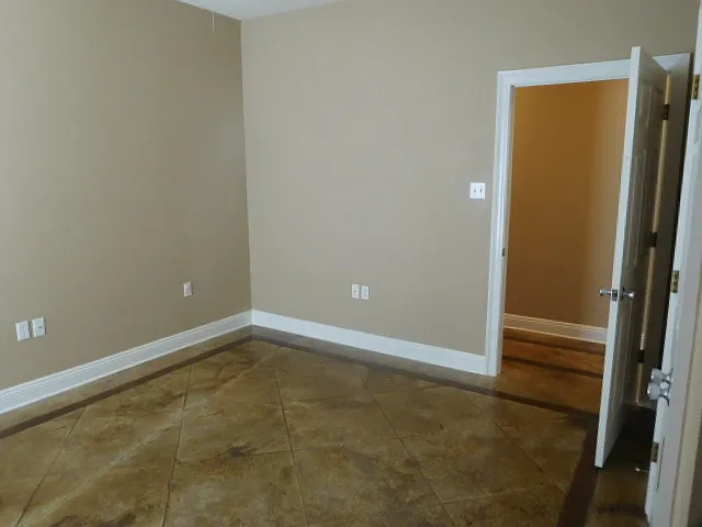 1606 Western Ave — Photo 7