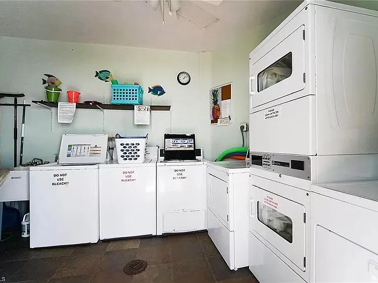 2100 Gulf Shore Blvd N #208 — Photo 13