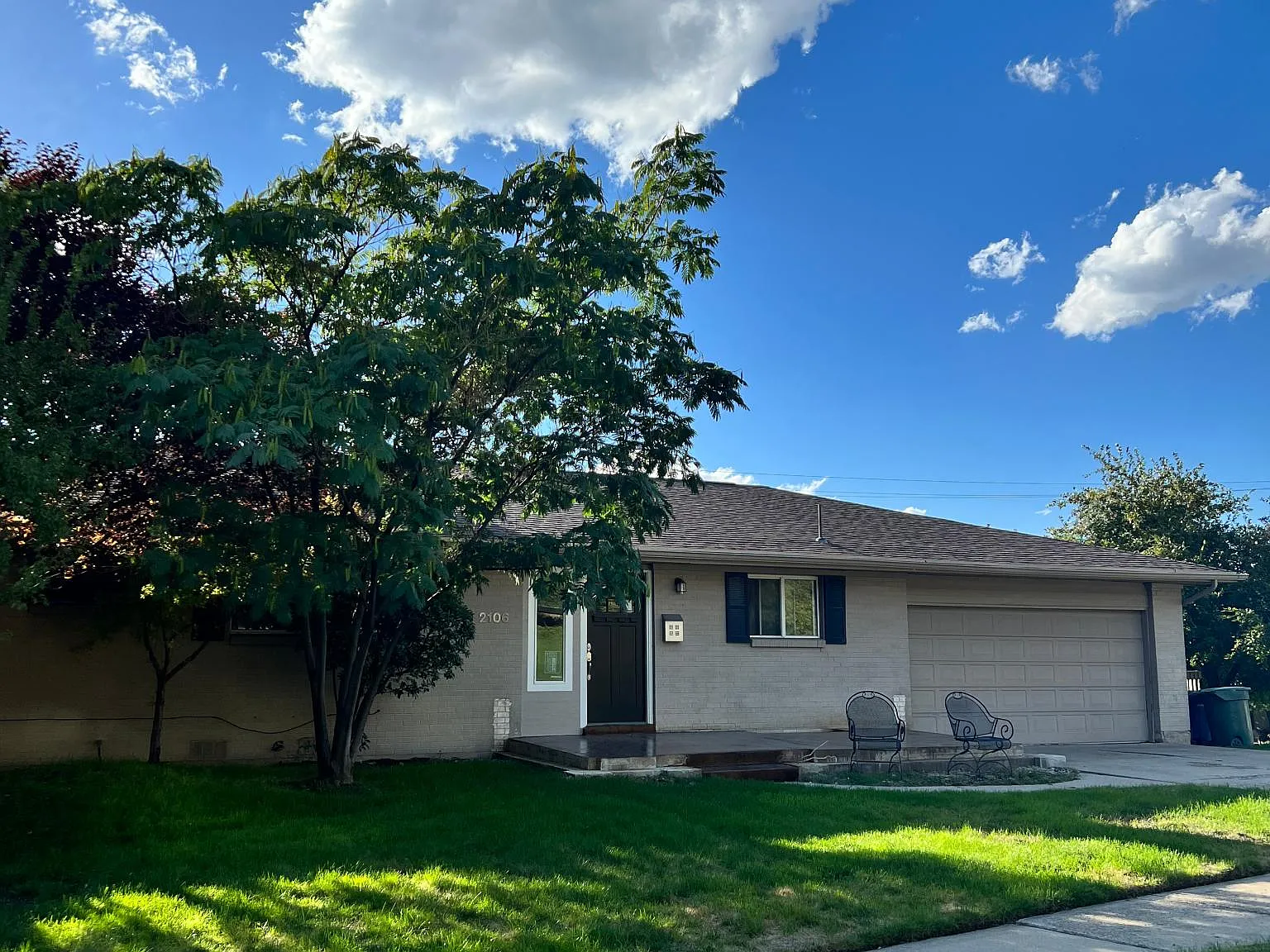 2106 S Wasatch Dr — Photo 2