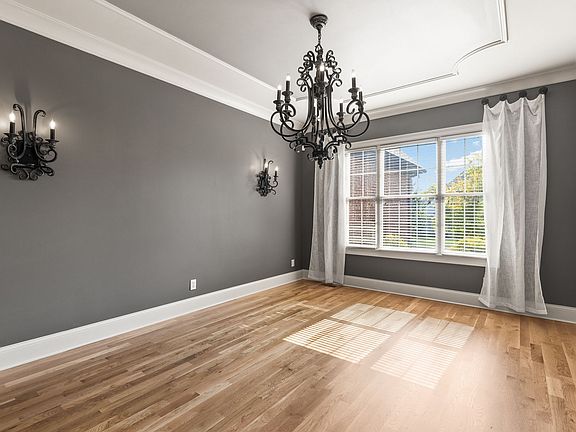 4th image of 1243 Potter Ln