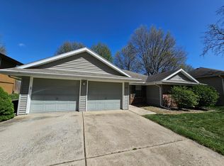 2300 NW 8th St, Blue Springs, MO 64015