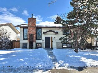 1204 SW Ranchlands Blvd NW, Calgary, AB T3G 1G5