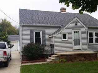 2005 Woodside Ave, Essexville, MI