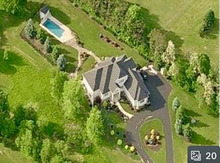 499 Red Corner Rd, Douglassville, PA 19518