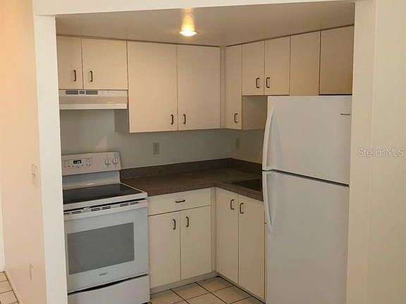 4th image of 215 Goldstein St #3