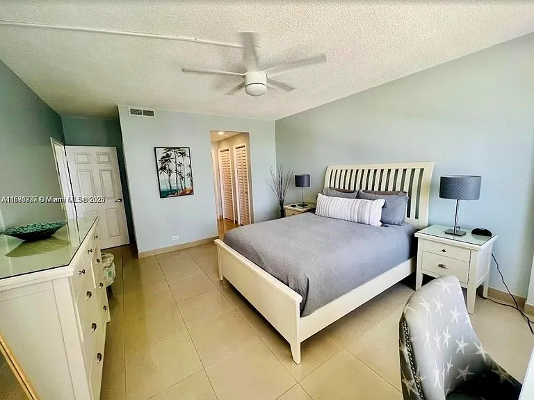 3505 S Ocean Dr #911 — Photo 11