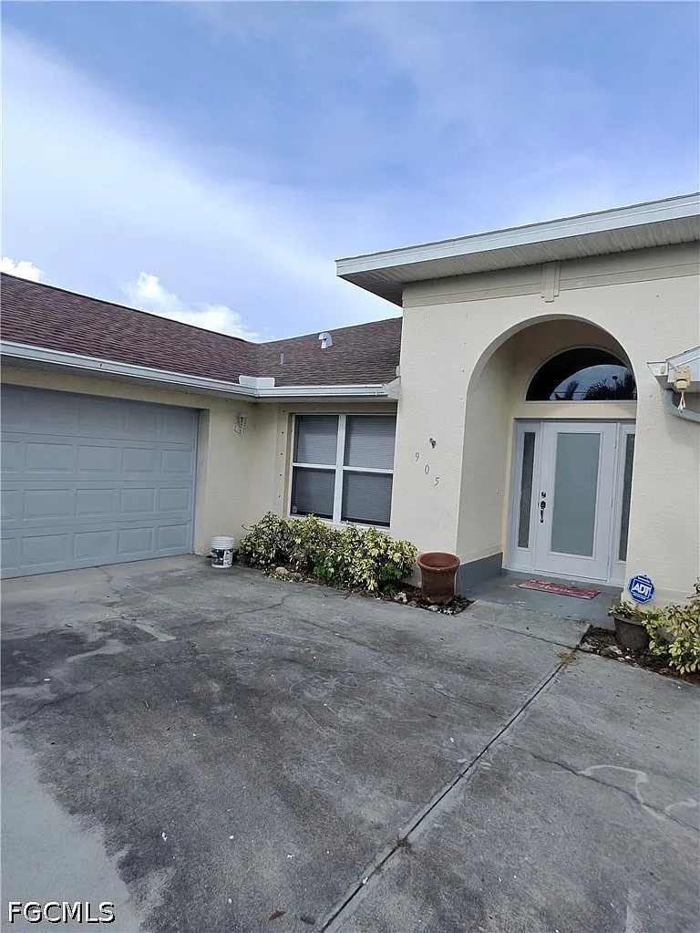 4 bed, 2.0 bath, 1904 sqft, $2,250 — Photo 2