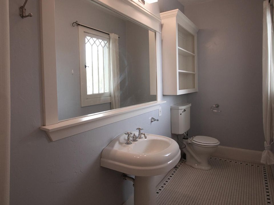 full bath upstairs