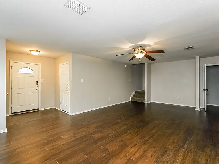 205 Crescent Ridge Dr — Photo 4