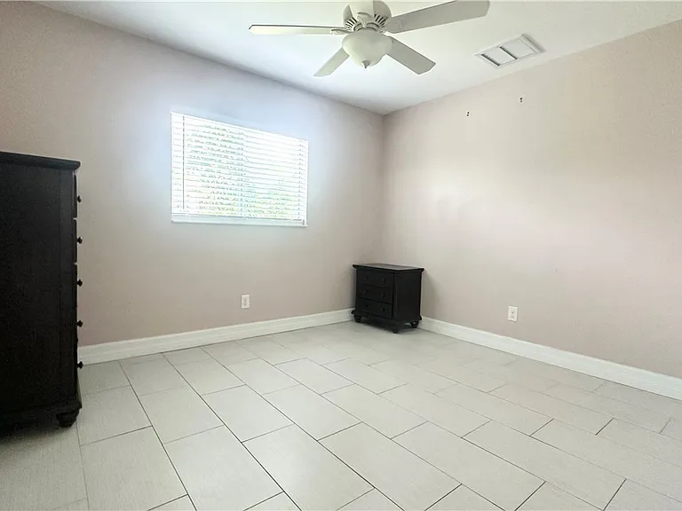 1306 SW 19th Ln — Photo 12