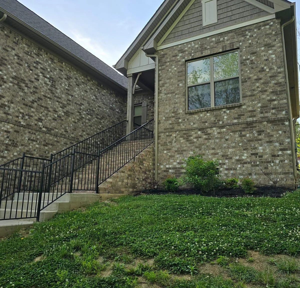 3122 Burts Xing — Photo 3