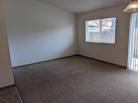 4th image of 9603 50th Ave NE #B