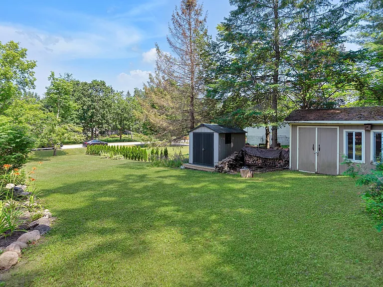 15 Sugarbush Rd — Photo 73