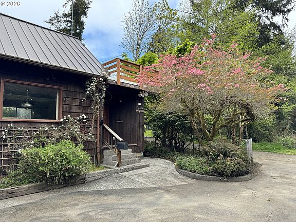 4th image of 735 3rd Ave