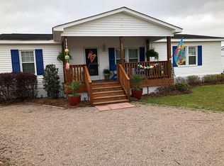 521 Harbor Dr E, Emerald Isle, NC 28594