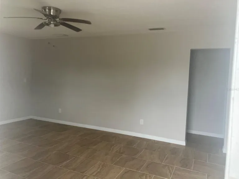 601 Banana St — Photo 9