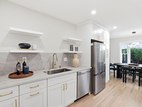 2nd image of 911 Inverness Way