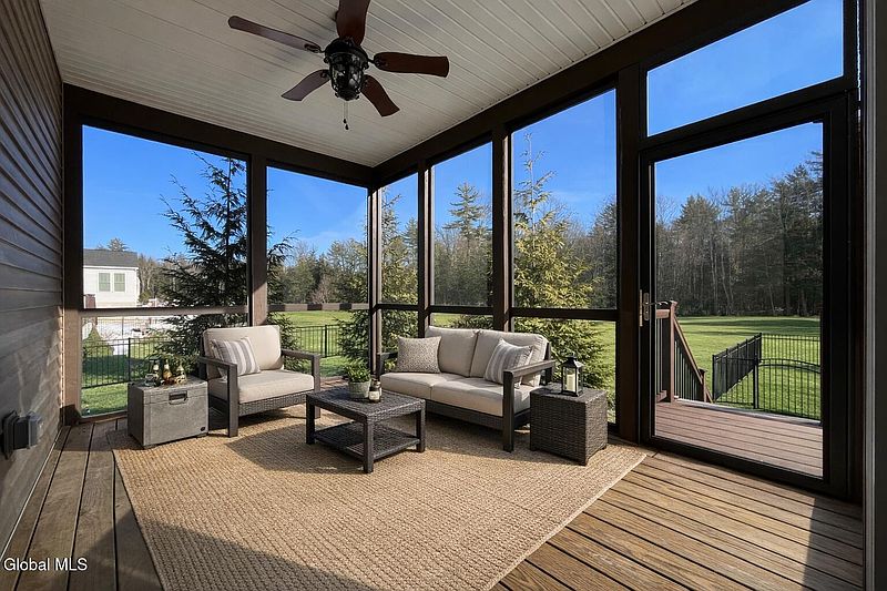 3rd image of 19 Berkeley Way