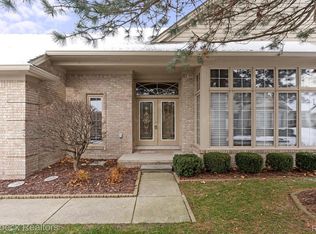 42738 Matthew Dr #47, Sterling Heights, MI 48313