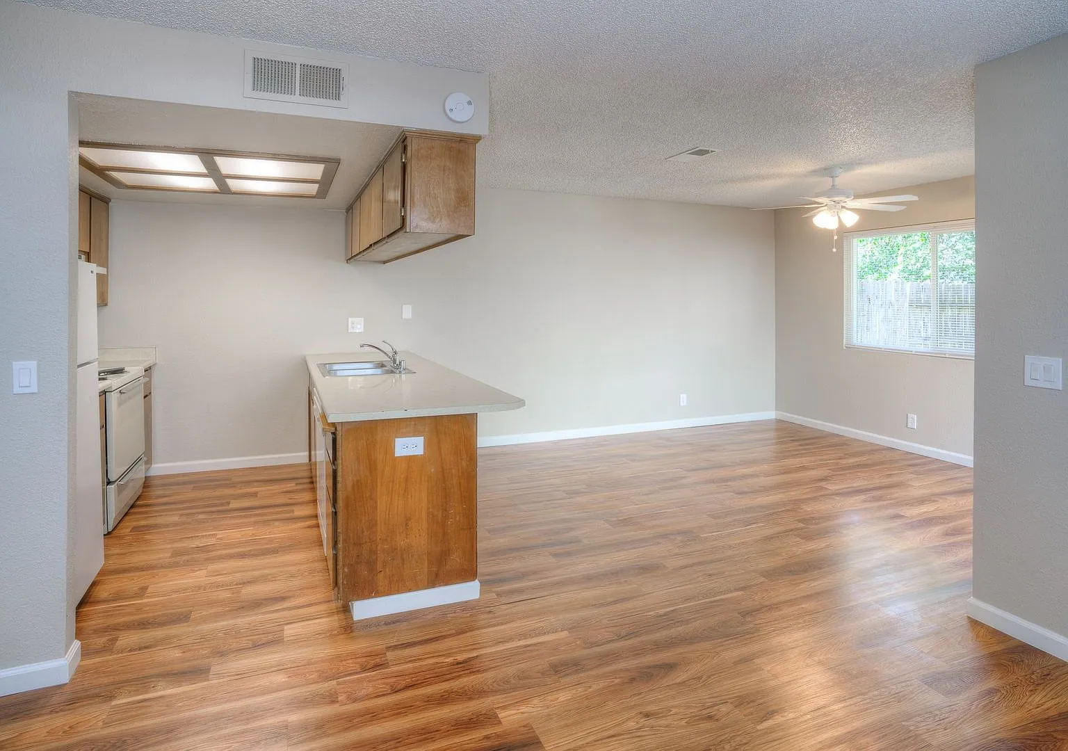 Greenwood Estates has an Excellent 2 Bedroom, 1.5 Bath Townhouse with a Backyard! — Photo 1