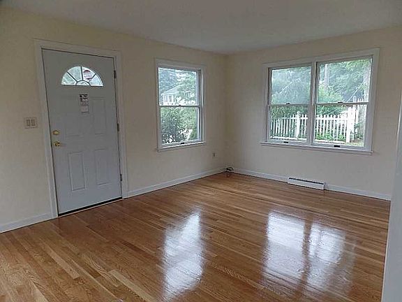 2nd image of 80 Hunt Ave