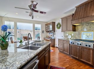 7020 Cinnamon Teal St, Carlsbad, CA 92011
