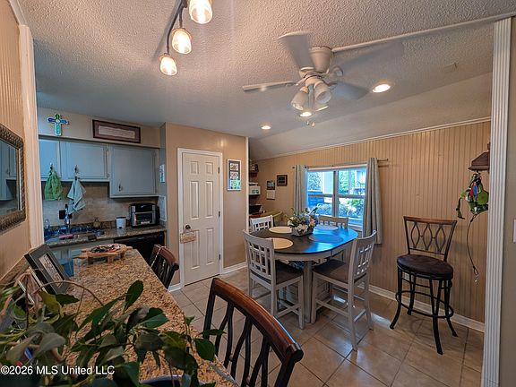 4th image of 258 Highpoint Dr