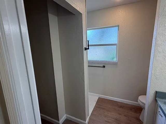 105 Sidney Ct — Photo 9