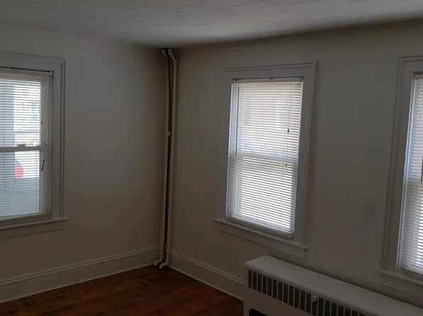 107 River St #1, Bennington, VT 05201