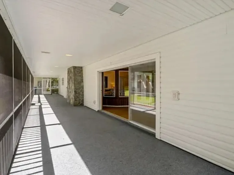 21033 Violet Rd — Photo 14