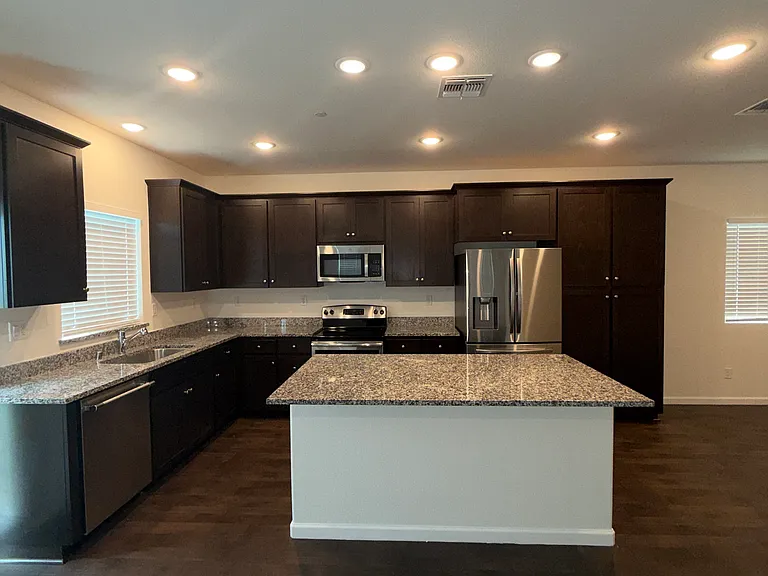 12142 Alamosa Dr — Photo 4