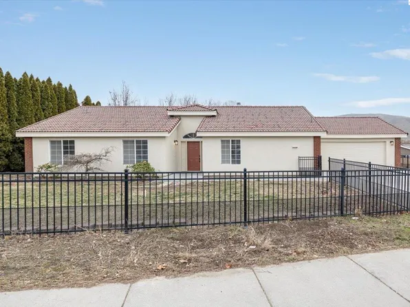 5401 Holly Way, West Richland, WA 99353